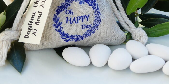 pochon-dragées-mariage-bapteme-contenant-dragées-champetre-personnalisé-avec-dragees