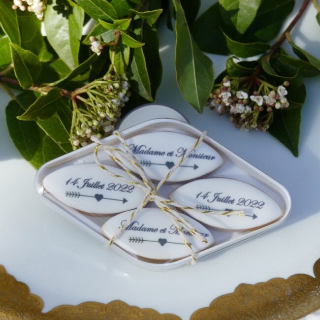 CADEAU-DINVITE-boite-4-Calissons-dAix-en-Provence-personnalises